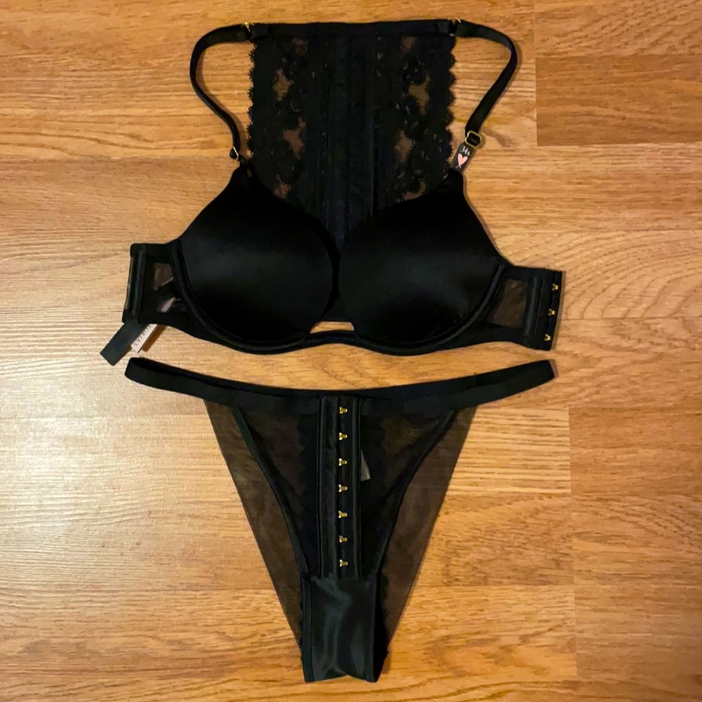(50% off MSRP) - VS Very Sexy set